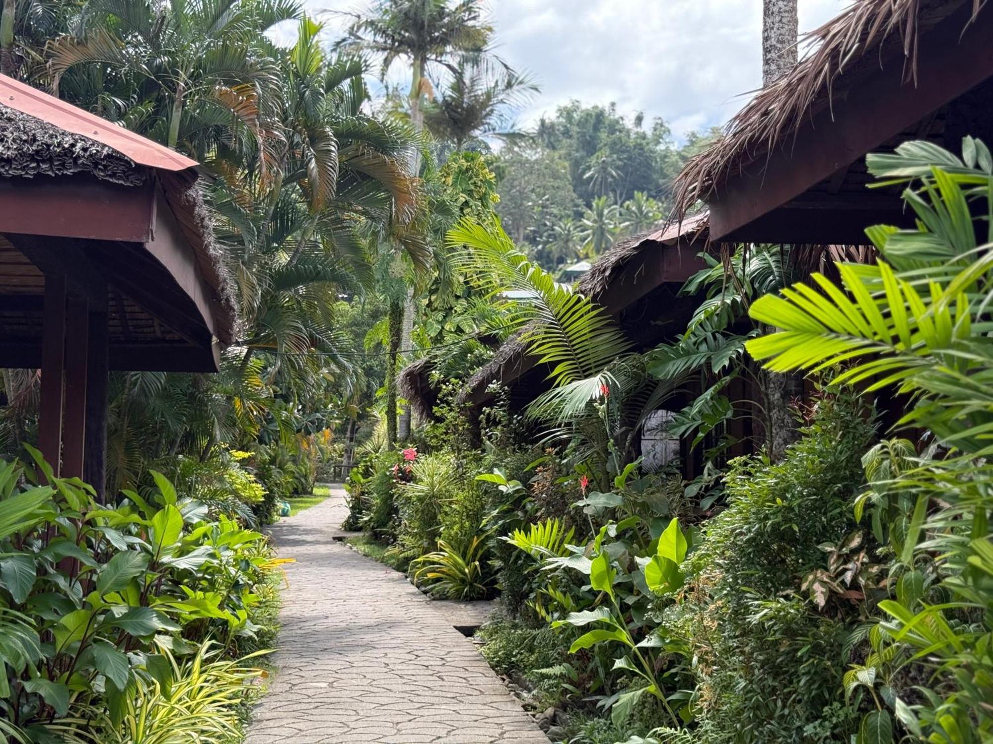 Garden Of Eden Dive Resort Пуэрто-Галера Экстерьер фото