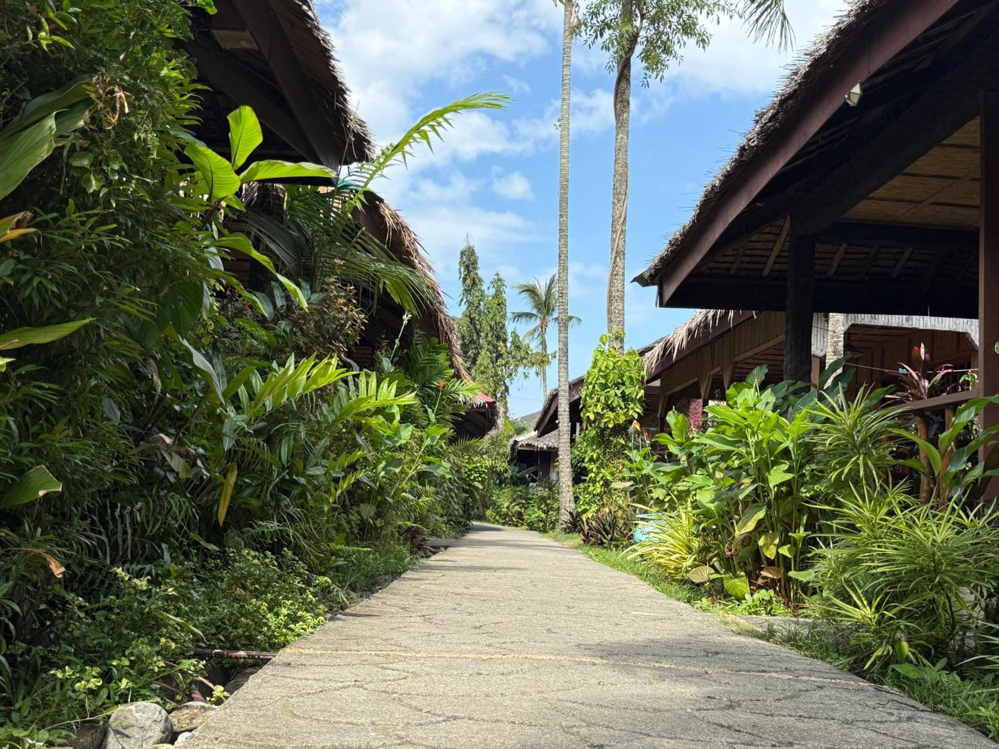 Garden Of Eden Dive Resort Пуэрто-Галера Экстерьер фото