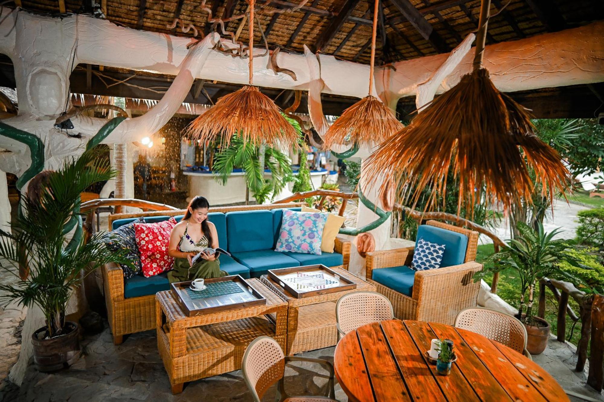 Garden Of Eden Dive Resort Пуэрто-Галера Экстерьер фото
