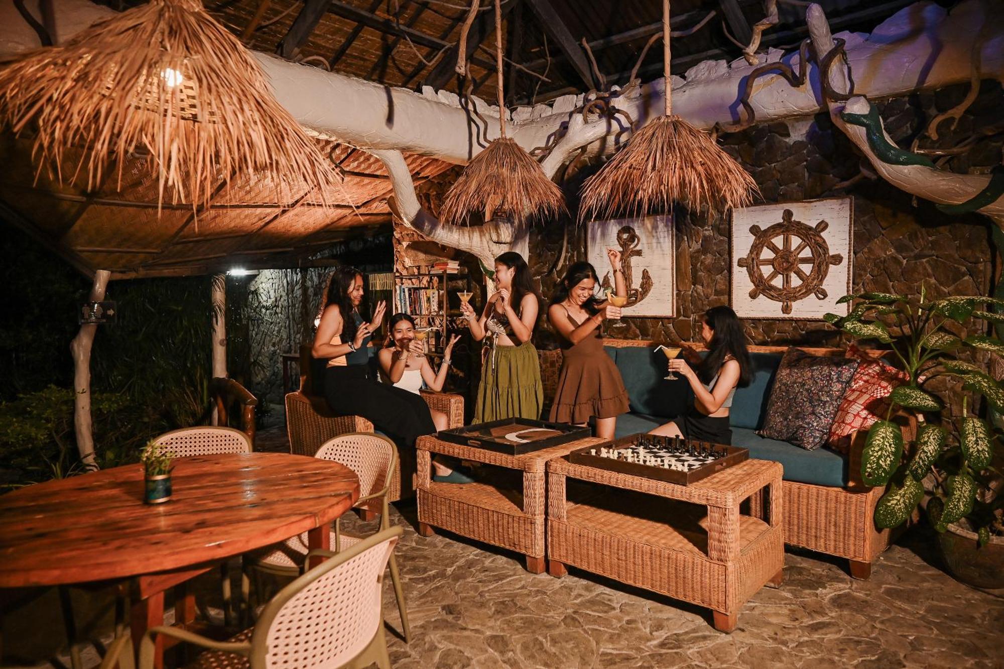 Garden Of Eden Dive Resort Пуэрто-Галера Экстерьер фото